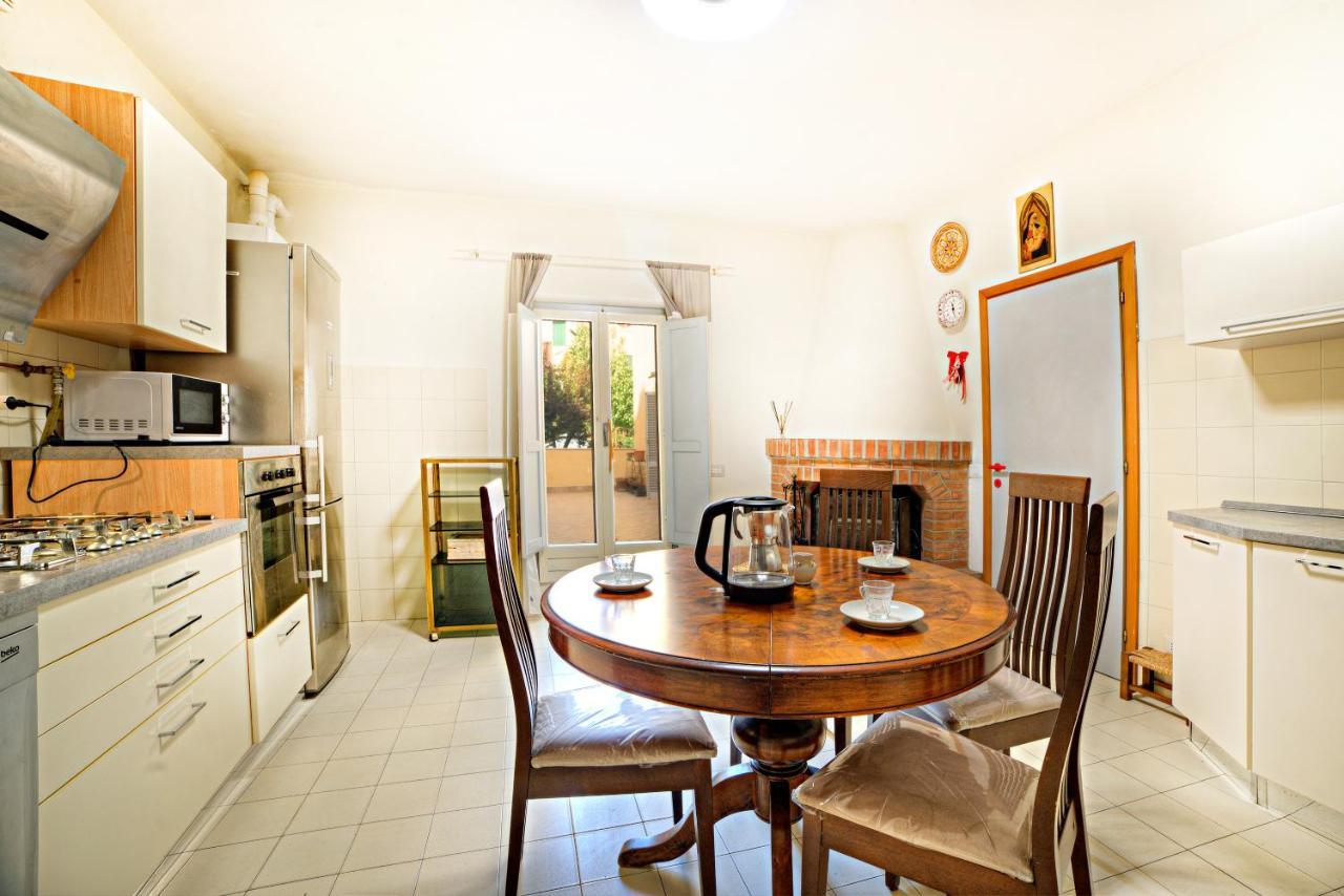 Alfio'S Apartment In Siena Exterior photo